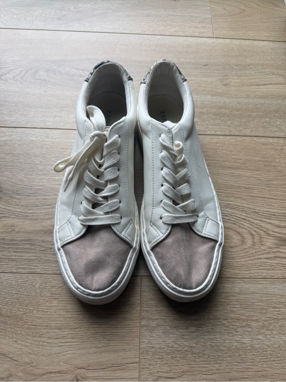 Women’s Shoes Fashion Sneakers White size 8